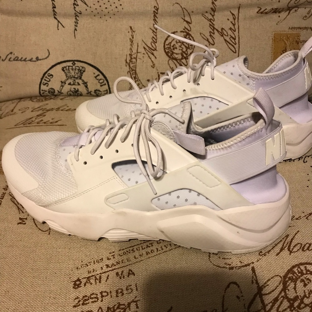 White Hurache Ultra Nike shoes